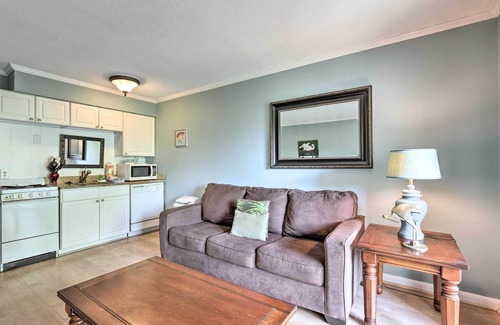 Folly Field Apartment | Walk to Folly Field Beach: Condo in Hilton Head!