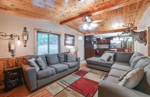 Dover Cabin | Walk to Lake: Dover Cabin w/Views & Porch