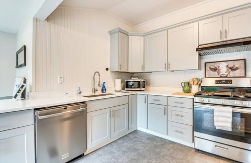 McDonough House | Walk to McDonough Square: Historic Home w/Yard!