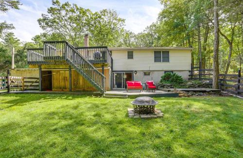 Town of Lumberland House | Walk to Mohican Lake Catskills Getaway with Dock!
