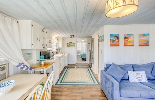 Downtown Myrtle Beach Cottage | Walk to Pier: Coastal Gem w/Views in Myrtle Beach