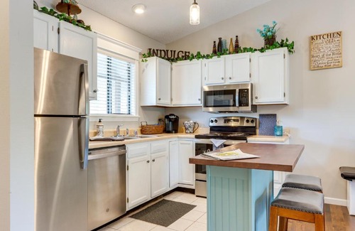 Osage Beach Apartment | Walk to Pool and Lake Cozy Osage Beach Condo