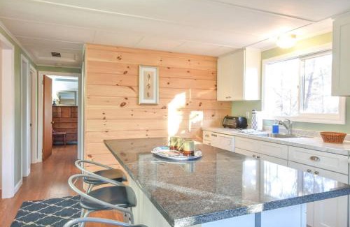 North Eastham House | Walk to Private Beach Dogs Welcome