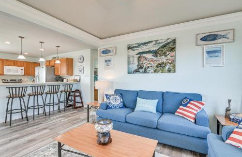 Surfside Beach House | Walk to Shore Surfside Beach Home with Balcony!