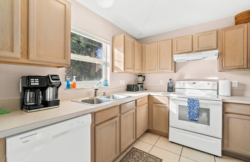 Indialantic House | Walk to the Beach - 3/2 Beach Themed Townhome