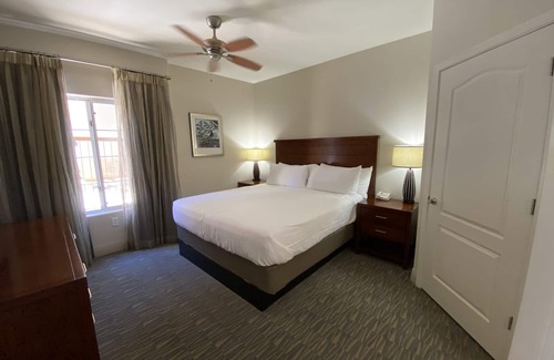 North Scottsdale Resort | Walk to Waste Management Open. Hilton 1 Bedroom Suite. N. Scottsdale