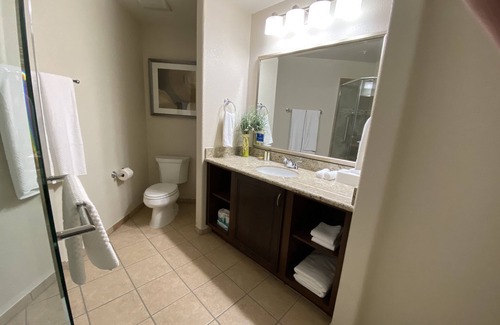 North Scottsdale Resort | Walk to Waste Management Open. Hilton 1 Bedroom Suite. N. Scottsdale