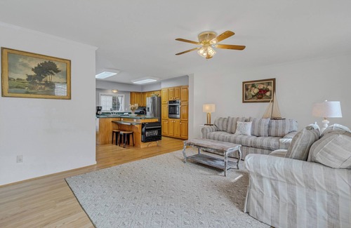 Irvington House | Walkable Shops and Dining. Family size & Dog Friendly