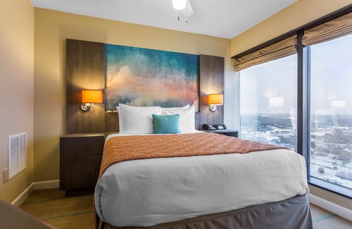 Downtown Myrtle Beach Resort | Walking distance from the Carolina Country Music Festival!