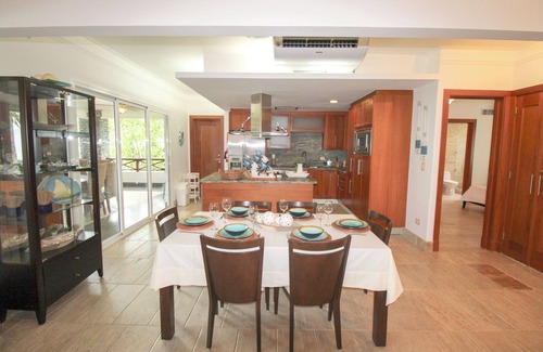 Portillo Apartment | Walking distance portillo beach