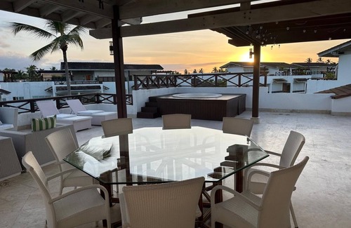 Portillo Apartment | Walking distance to portillo beach, penthouse with jacuzzi