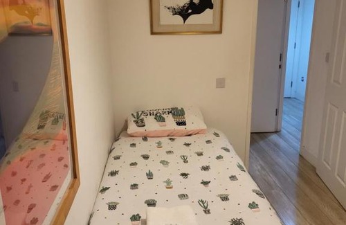 Wapping Apartment | WALKING TO TOWER BRIDGE