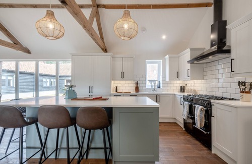 Foxley House | Walnut Tree Barn - Four Bedroom House, Sleeps 8