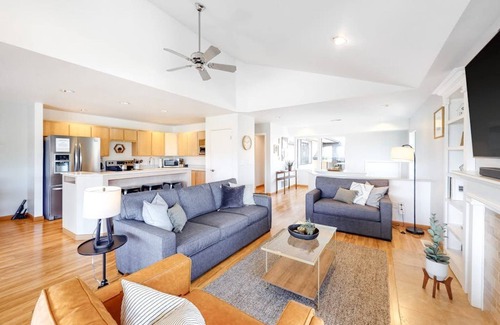 Wapato Point House | Wapato Point Resort home with hot tub and views