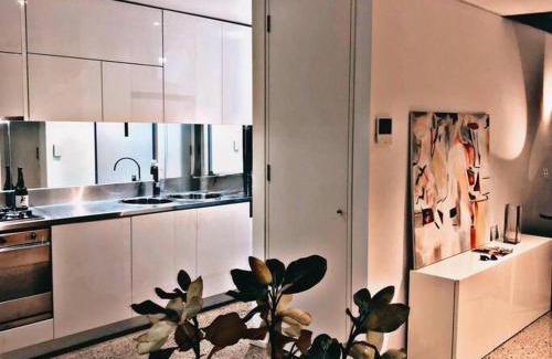 Surry Hills Villa | WAREHOUSE! RARE! NEW ARCHITECTURALLY DESIGNED MASTERPIECE! BEST LOCAT! MASSIVE! PRIVATE ROOFTOP GARDEN w PANORAMIC CITY VIEWS! (B1-51-ImpAbb)