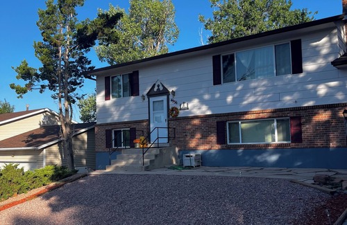Village Seven House | warm and comfortable room close to shops and wi fi