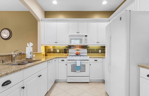 Fort Myers House | Warm and Inviting 3 BD 3 BTH home in Verandah