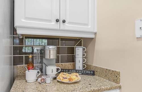 Fort Myers House | Warm and Inviting 3 BD 3 BTH home in Verandah