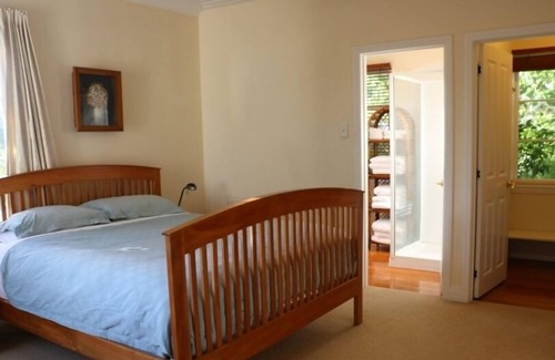 Springfield House | Warm Geothermal Springfield, Mtbike, Spa, WiFi
