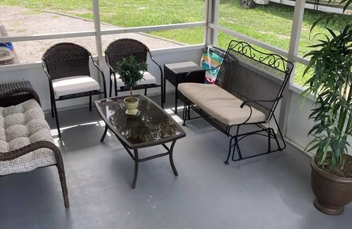 Warm Mineral Springs House | Warm Mineral Springs is .4 tenths of a mile away.n