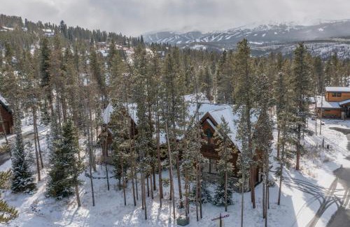 The Highlands House | Warm, Spacious, and Elegant Breckenridge Home near golf course, hot tub, arcade machine, foosball