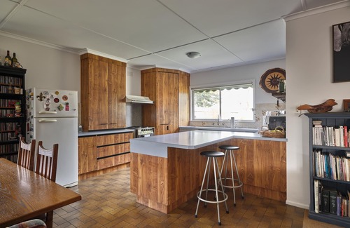 Rosebud House | Warraburra Beach Shack Rosebud - with private beach box. 1 NIGHT FREE!* - Enjoy your own beach box with chairs, umbrella, boogie boards and more!