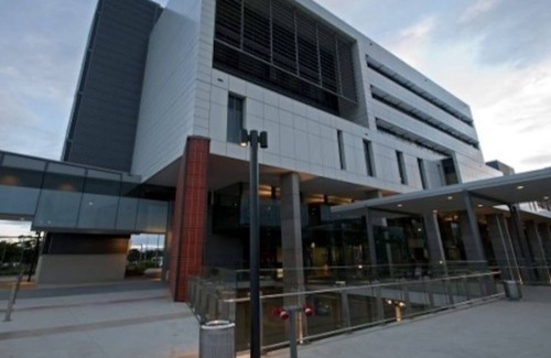 Warwick Farm Apartment | Warrick Fram | 2 Beds APT | FREE Parking | Walk to Westfield | Close to Hospital