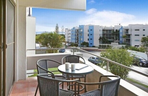 Alexandra Headland Apartment | Warroo