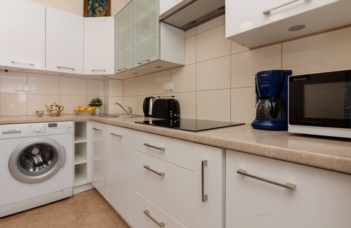 Old Town Apartment | Warsaw Old Town Apartment by Renters
