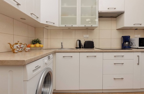 Old Town Apartment | Warsaw Old Town Apartment by Renters