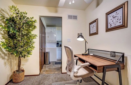 Greenfield Apartment | Washer/Dryer. Dishwasher. A/C. Pets. Corner Apt.
