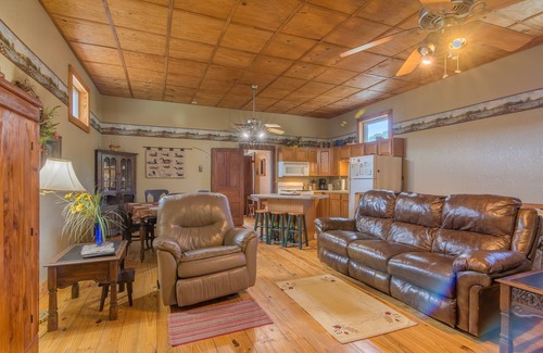 Johnson City Cabin | Watauga River Cabins-Laurels Cabin