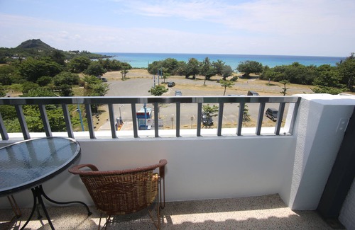 Big Beach House | Water Front Hotel