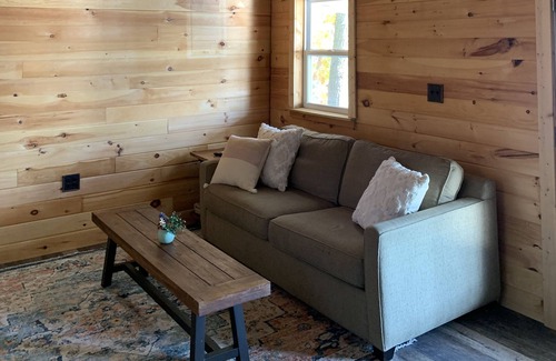 Belfast House | Water's Edge- cozy lakeside camp