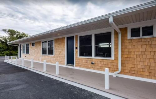 North Truro House | Water's edge renovated Condo with Marina Views