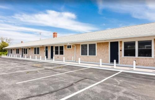North Truro House | Water's edge renovated Condo with Marina Views