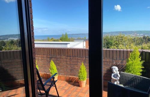 Belfast Apartment | Water view Apartment
