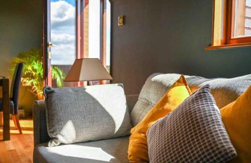 Belfast Apartment | Water view Apartment