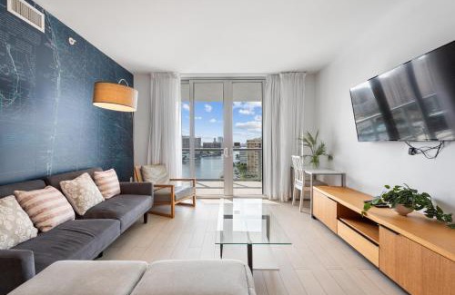 Hallandale Beach Apartment | Water View Building With Pool - 5-Min Walk To The Beach
