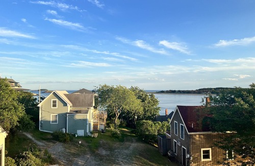 Georgetown House | Water views! Private community beach! Pet friendly