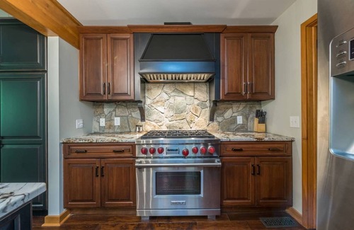 Lynn House | Waterfall Escape Fire Pit Riverfront Peaceful