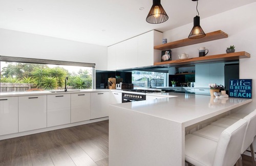 Rosebud House | Waterfall Gully Retreat with Gas heated Pool