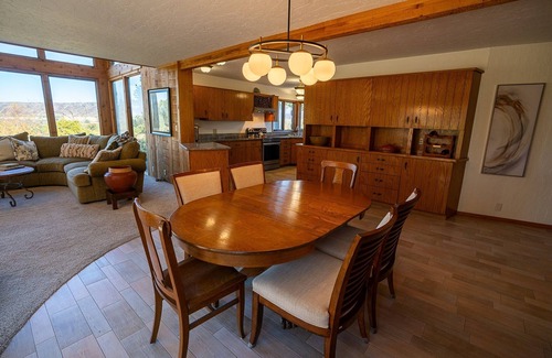 Filer House | Waterfall House, in the Snake River Canyon