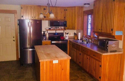 Barnstead House | WATERFRONT!! AMAZING SUNSETS - STUNNING FALL FOLIAGE - SKI GUNSTOCK!!