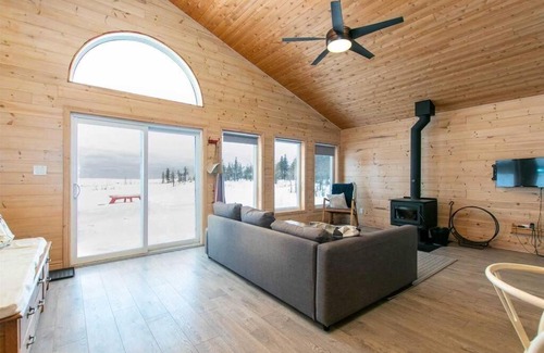 Northern Bruce Peninsula Ski Chalet | *WATERFRONT*BEAUTIFUL MODERN TOBERMORY COTTAGE