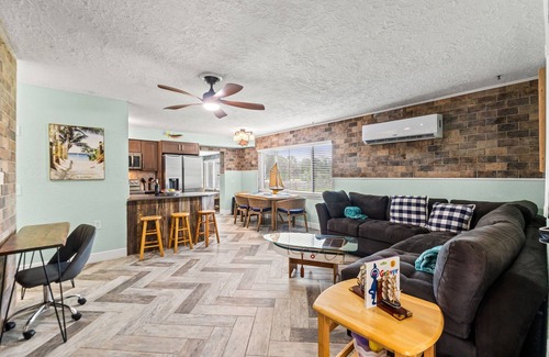 Spring Hill House | Waterfront Bliss in Hernando Beach. Dock, Kayaks & Sunsets