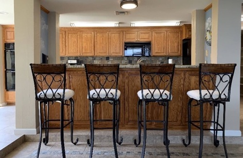 Nassau Bay House | Waterfront by Nassau Bay’s popular party cove