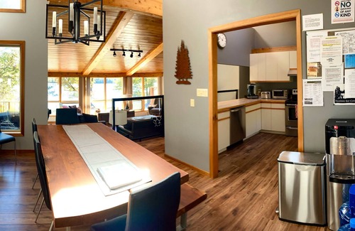 Dorset Cottage | Waterfront 4/Bed in Dorset-Algonquin Highlands