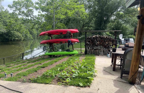 Liverpool House | Waterfront cabin on Chocolate Bayou. Bring your boat. Fishing friendly.