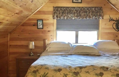 South Casco House | Waterfront Cabin on Crooked River with Direct Boat Access to Sebago Lake